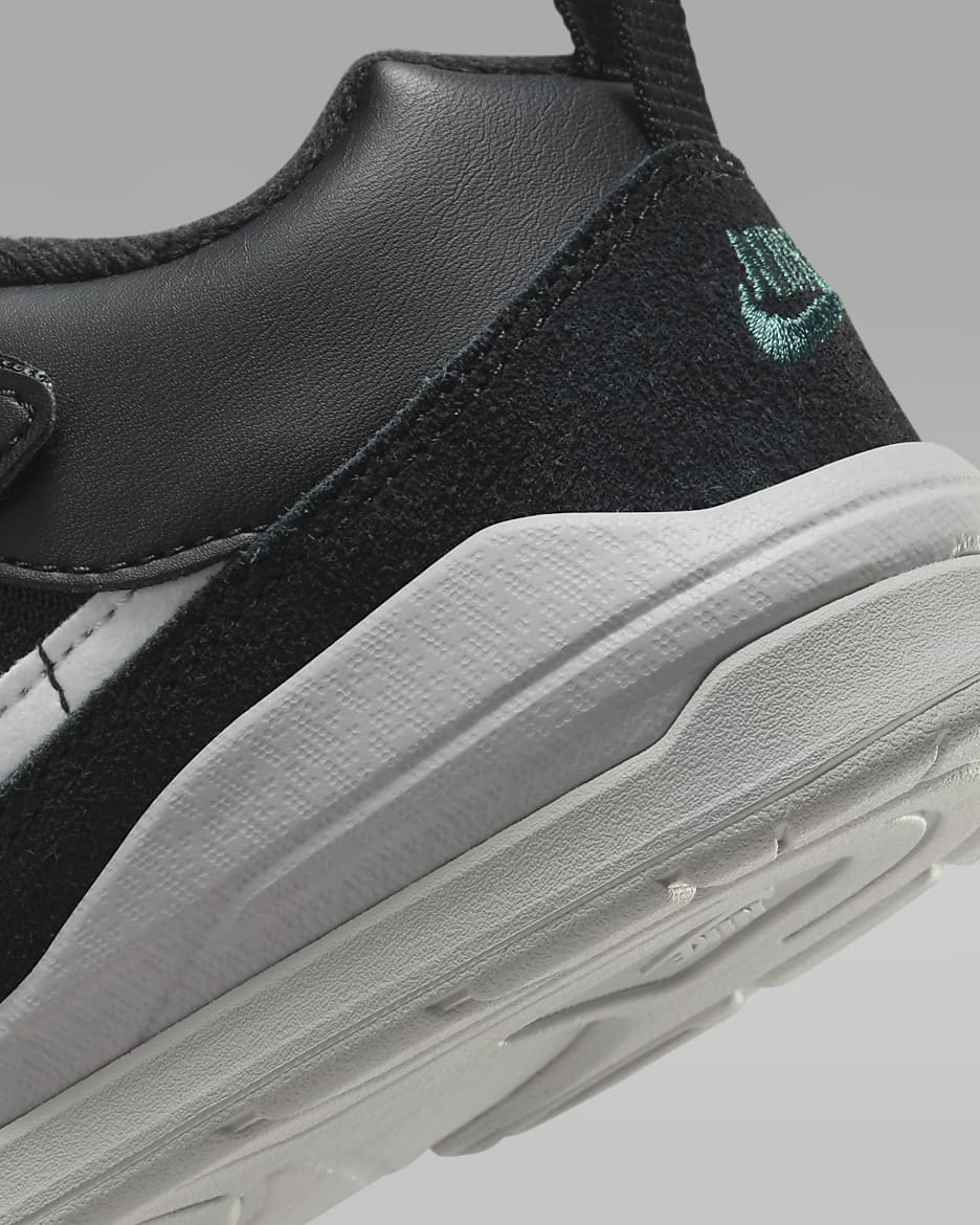 Jordan Stadium 90 Younger Kids Shoes. Nike IE